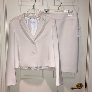 Petite NWT winter white skirt suit. Calvin Klein.